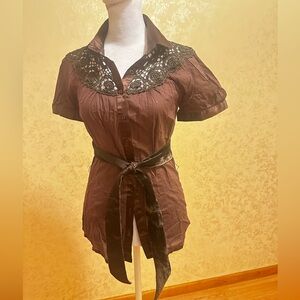 Brown lace top for woman